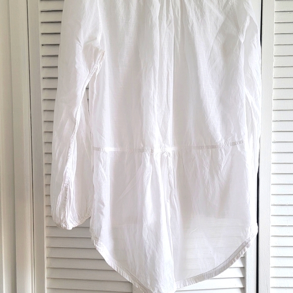 White Tunic style lightweight blouse by Birger et Mikkelson. - Picture 6 of 6